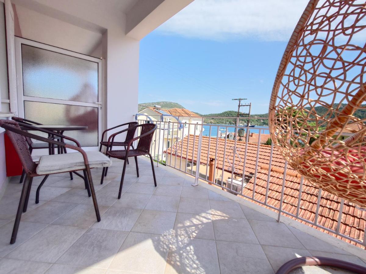 Iris Apartments Ithaca Vathy  Exteriör bild
